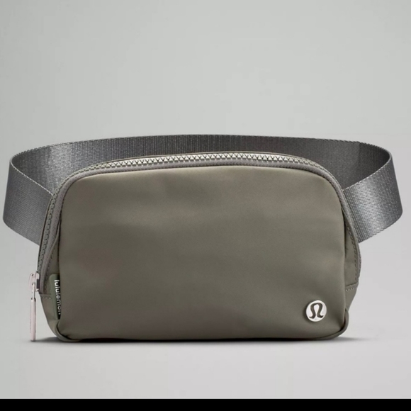 lululemon athletica Handbags - Lululemon Everywhere Belt Bag